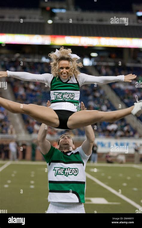 26 December 2009 The Marshall Thundering Herd Cheerleaders On The Sidelines During The Little