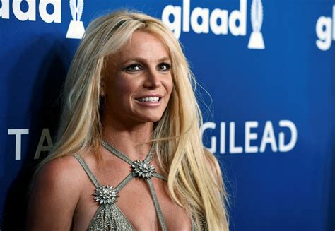 Britney spears was born on december 2, in the year, 1981 britney spears was born in mccomb and had been raised in kentwood. Britney Spears recibió el 2020 haciendo yoga en bikini y con una promesashowbizBeta - Noticias ...