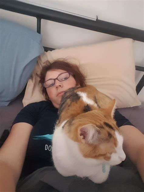 my loaf likes to put her butt on my face r catloaf