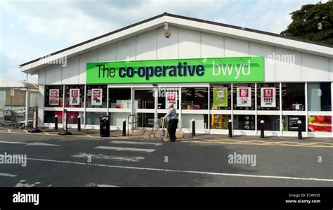 Co Operative Supermarket Hi Res Stock Photography And Images Alamy