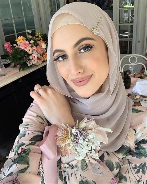Luxyhijab Adlı Kullanıcının Hijab Beauty جمال المحجبات Panosundaki Pin