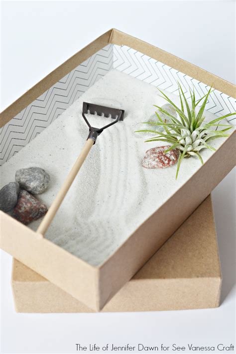 Unleash your creativity with this paint your own mini zen garden! Craft: Mini Zen Garden for Father's Day - See Vanessa Craft