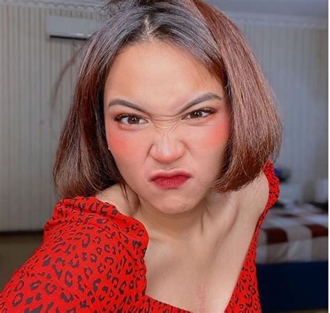 Kontroversial Potret Beauty Vlogger Dinda Shafay Yang Lagi Viral