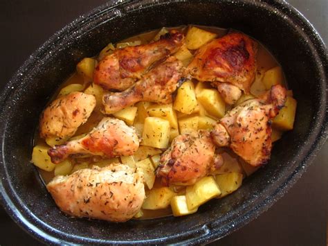 My Kitchen Diary Λεμονάτο κοτόπουλο με πατάτες στη γάστρα Lemon