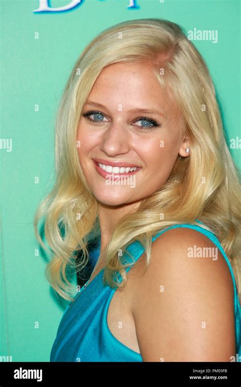 Eye Of The Dolphin Premiere Carly Schroeder 8 21 2007 Arclight Cinemas Hollywood Ca