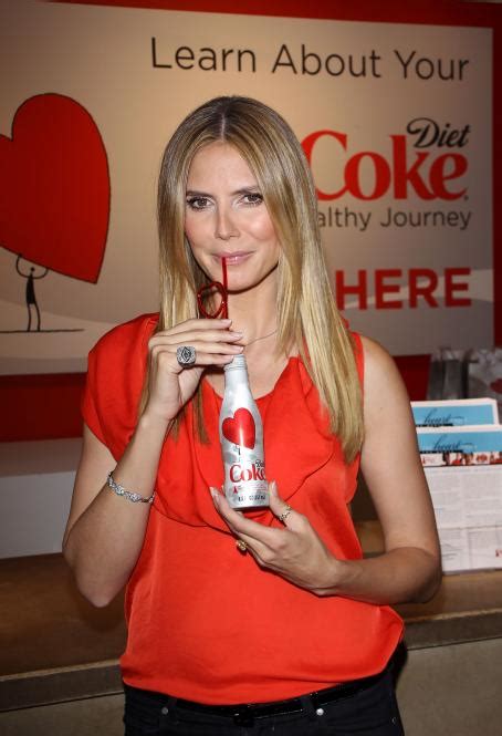 heidi klum appears at the heart truth pop up experience in santa monica 19 march 2010