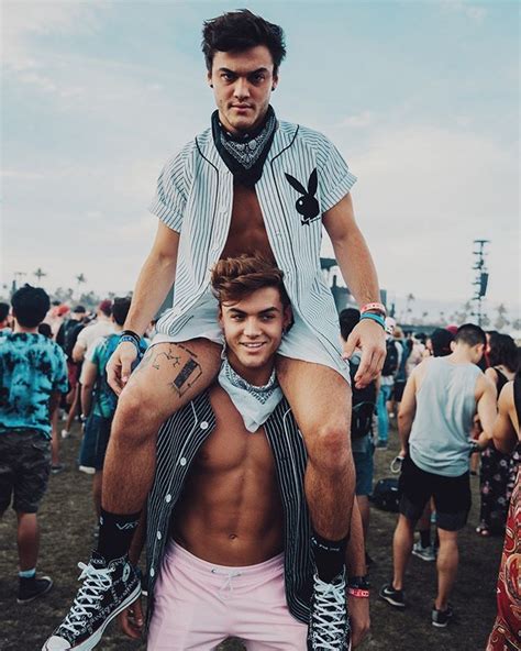 Shoulder Rides At Coachella Are Honestly The Best Because How Else Would You See The Stage Past