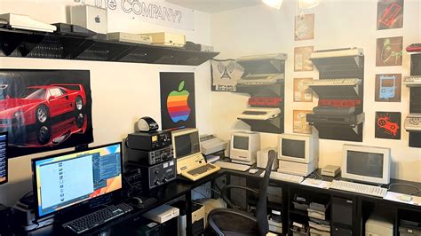 Apple Atari And Commodore Oh My Explore A Deluxe Home Vintage