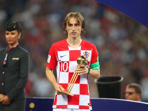 El recital de modric ante escocia tiene de enhorabuena a todo el madridismo. Europe's Best Midfielder: Luka Modric Biography - World Soccer