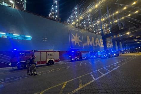 Gdańsk Strażacy uszczelnili wyciek gazu z kontenera znajdującego się