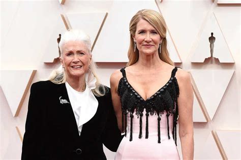 laura dern brought her mum diane ladd to the oscars and it s adorable london evening