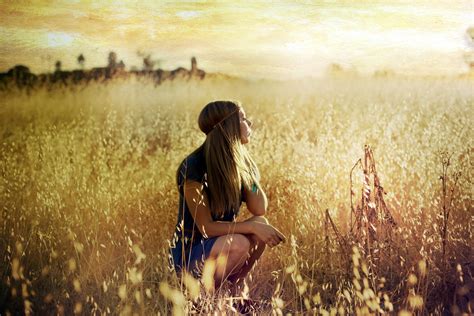 デスクトップ壁紙 1920x1280 Px ベイビー ブロンド フィールド 草 風景 モデル 気分 自然 穏やかな 空 日の出 日没 静かな 女性