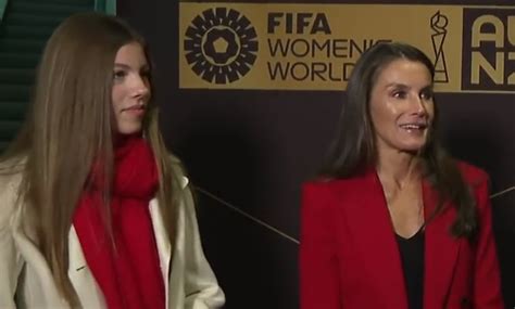 letizia y sofía arropan a la selección femenina en la final del mundial en australia “son unas