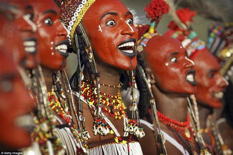 The Wodaabe Wife Stealing Festival Where Men Dress Up To Take Each Other S Women Daily Mail Online
