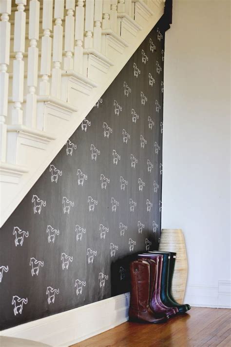 14 Stylish Diy Stencil Wall Décor Projects Shelterness