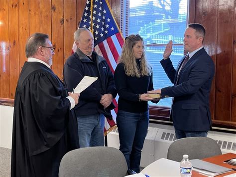 New Town Officials Take Oaths Of Office