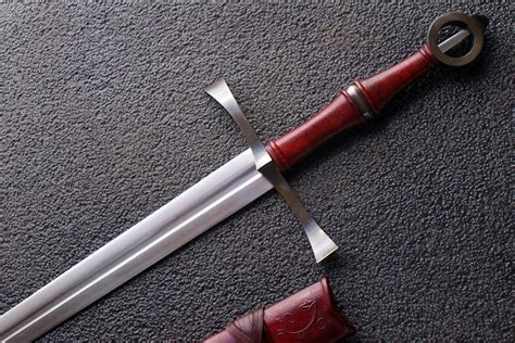 Va 107 Craftsman Series The Irish Ring Medieval Long Sword Valiant