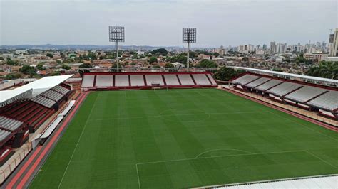 O clube conta atualmente com o centro de treinamento do dragão e o estádio antônio accioly. O time do Atlético Goianiense reinaugura o novo estádio Castelo do Dragão em Goiânia