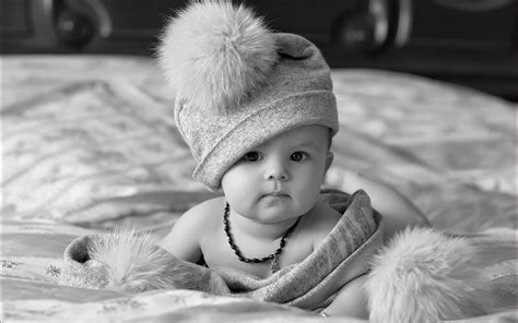 Black And White Baby With Hat Wallpapers 1440x900 291215