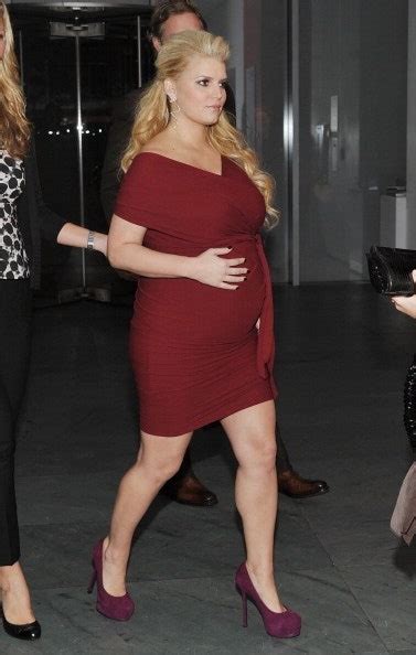 Pregnant In Heels 8 Celebs Who Wont Give Up Their Stilettos Glamour