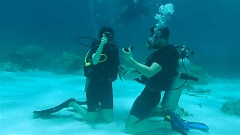 Amazing Marriage Proposal Underwater The Best Engagement Ever On Raya Birthday Ts For