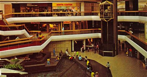 Totally Awesome Photos Of ‘80s Malls That Will Make You Want To Go Back