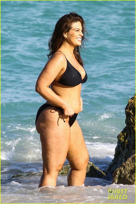 Ashley Graham Shows Off Her Curves During Bikini Photo Shoot Photo Bikini Photos