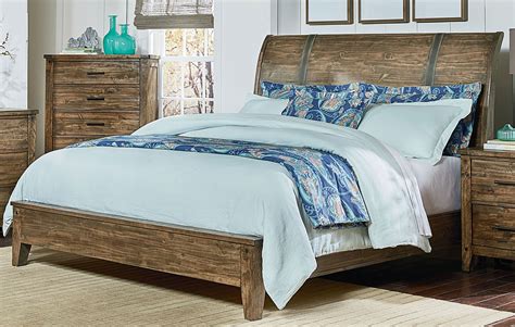 On purchases priced at $599.99 and up made with your rooms to go credit card through 5/31/21. Rustic Casual Pine 6-Piece King Bedroom Set - Nelson | RC ...