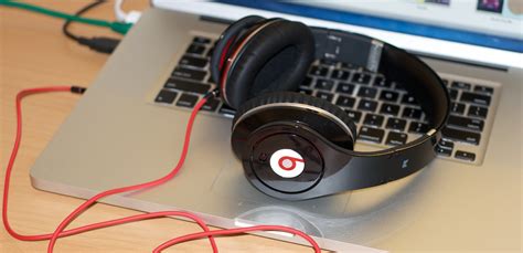 Review Beats Studio By Dr Dre And Monster Noise Canceling Headphones