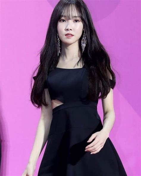 Gfriend At 2018 Melon Music Awards Red Carpet Yuju 🖤💕 Wanita Penyanyi