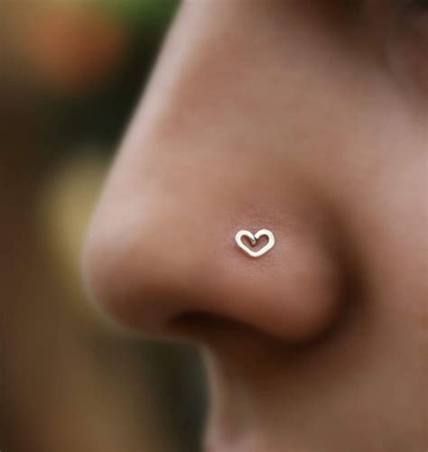 Heart Nose Stud With Images Cute Piercings Piercings Cute Nose Rings