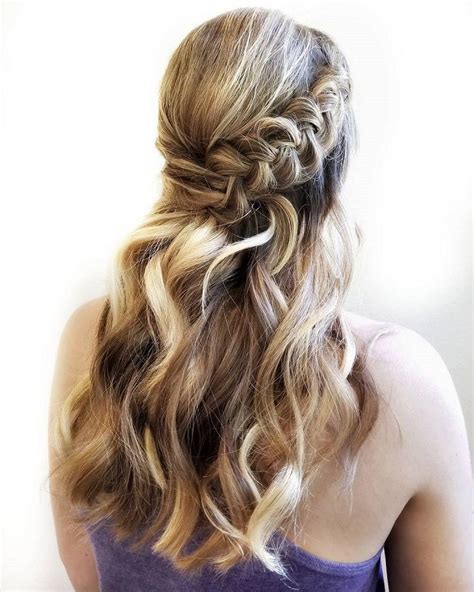 A simple yet elegant style with the side braid. Gorgeous waves with boho braid hairstyle perfect for beach ...