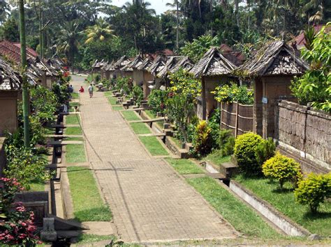 Alinhamento Das Casas Tradicionais Penglipuran Bali