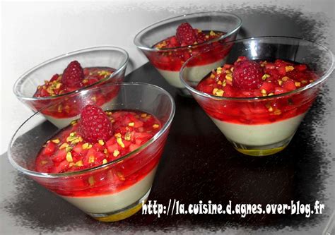 Mousse au citron vert brunoise de fraises aux éclats de pistache