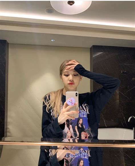 10 Of Blackpink Rosé S Gorgeous Mirror Selfies Where She Looks Like A Whole Queen Koreaboo