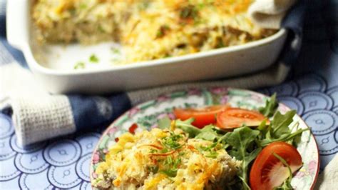 However, my recipe card says to serve with peas and apple sauce — so . Tuna Noodle Casserole - Daily Recipe