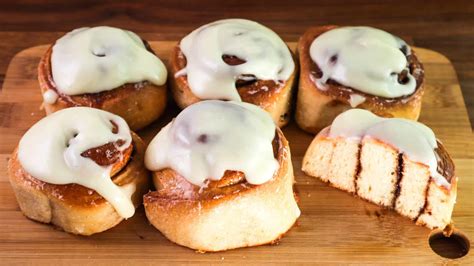 Cinnamon Buns With Cream Cheese Frosting Chainbaker