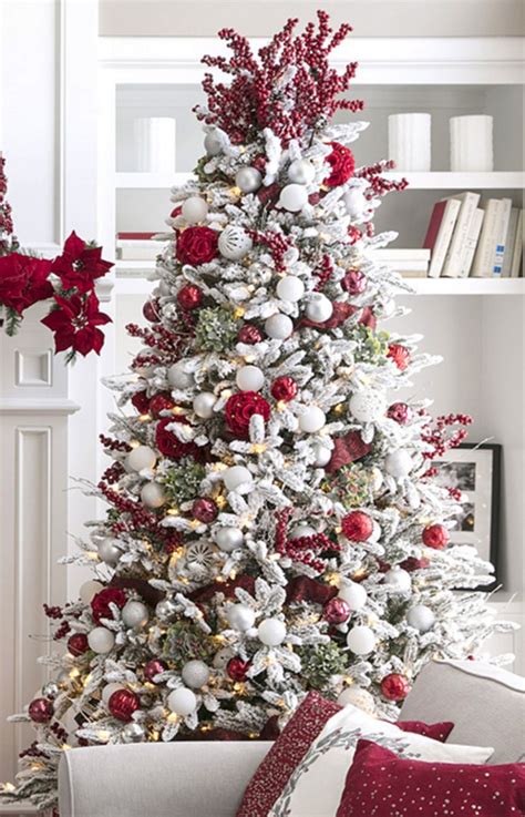 Try red and white, green, metallics and ivory, pink and fuchsia, black and white, pink and gold or only neutrals. 15+ Stunning Christmas Tree Decorations Ideas For Inspiration | Flocked christmas trees ...