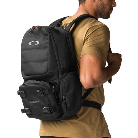 Oakley Synthetic Chamber Range Backpack In Black For Men Lyst