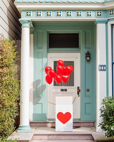Surprise balloon gift box online. Pin en DREAMLANDS