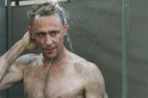 Tom Hiddleston Shirtless Moments Popsugar Celebrity Photo