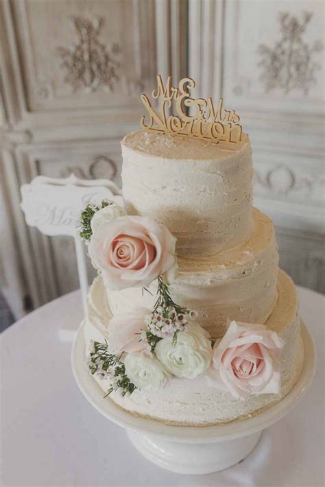 Decorate your dream wedding cake with artificial flowers. DEER PARK HALL WEDDING FLOWERS - RELAXED COUNTRY STYLE ...