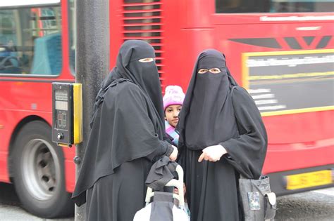 Ein Striktes Verbot Von Burka Und Niqab Auch In Deutschland Philosophia Perennis