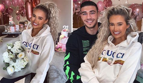 love island star molly mae celebrates 21st birthday in lockdown with lavish party extra ie