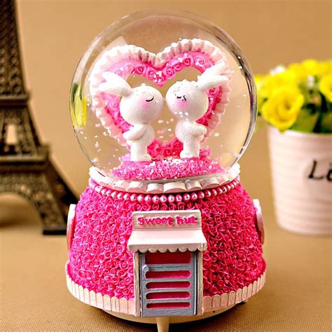 Check out the best gifts for girlfriends, including thoughtful and romantic gift ideas for her birthday. Crystal ball music box manualidades creative birthday gift ...