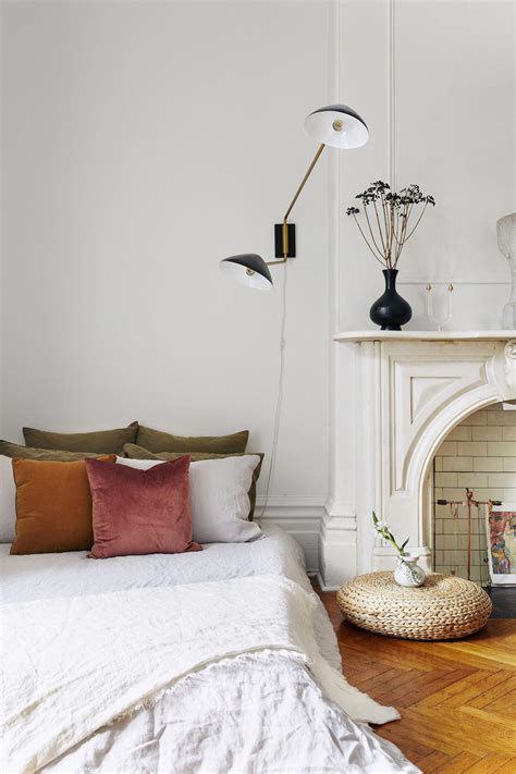 A Minimal Montreal Apartment Has Dreamy Parisian Vibes Bedroom
