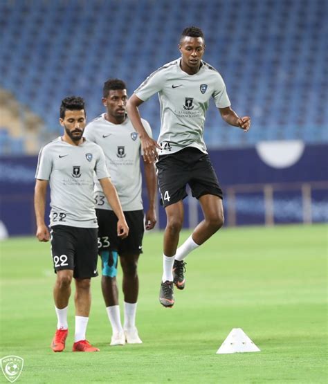 الجميع في ترقب ويحبس الأنفاس فالمباراة لا تحتمل. قبل مباراة الهلال اليوم .. حلم البطولة العربية يُداعب ...