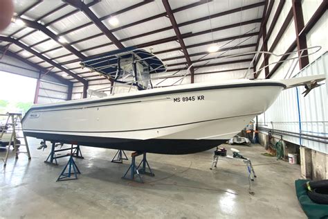 1998 Boston Whaler 26 Outrage Centre Console For Sale Yachtworld