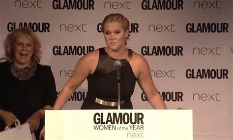 Watch Amy Schumers Acceptance Speech At The Glamour Awards Is A Nsfw