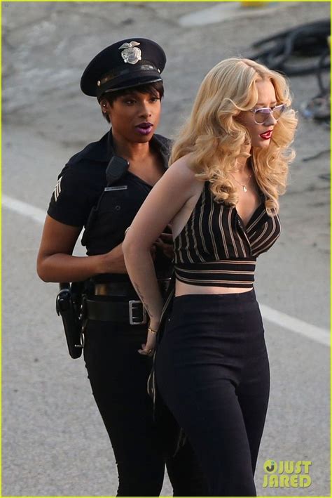 Iggy Azalea Arrested By Jennifer Hudson Iggy Azalea Runs From The Cops While Filming A Brand